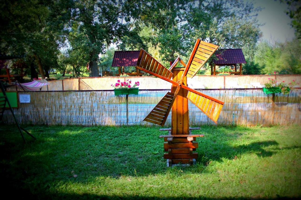 Holiday Park Dunay Kyslytsya Extérieur photo