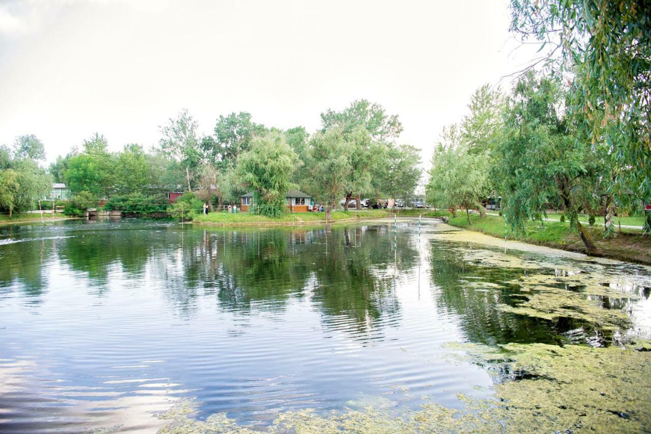 Holiday Park Dunay Kyslytsya Extérieur photo